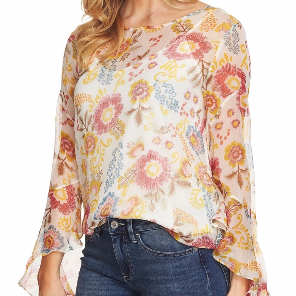Vince Camuto HOST PICK! bell sleeved blouse